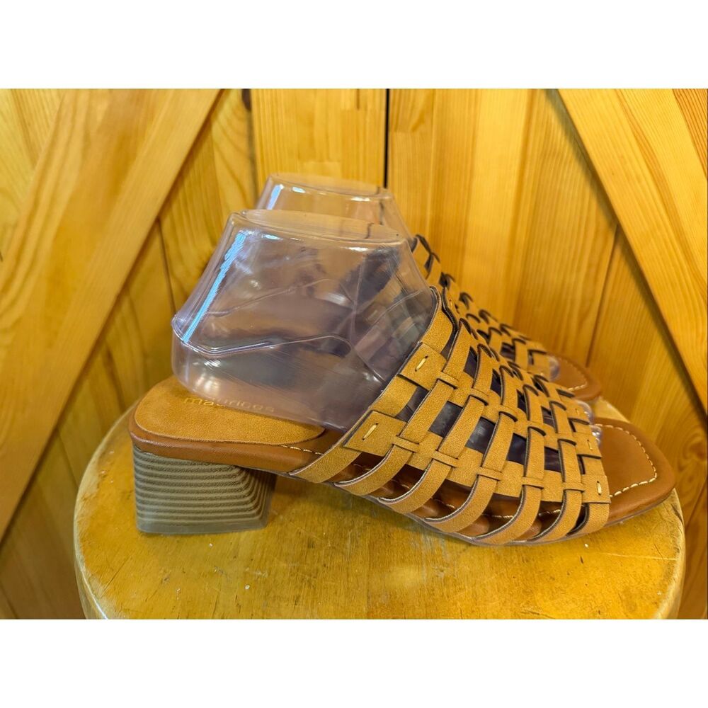 Maurices Peyton Block Heel Brown Size 9.5 basket weave open toe